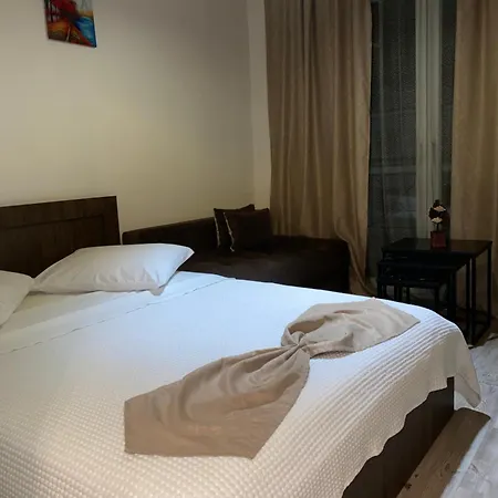 Apartament Damias *